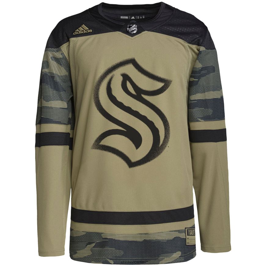 Männer NHL Seattle Kraken adidas Camo Military Appreciation Team authentisches individuelles Übungstrikot Kleidung BF680T1917